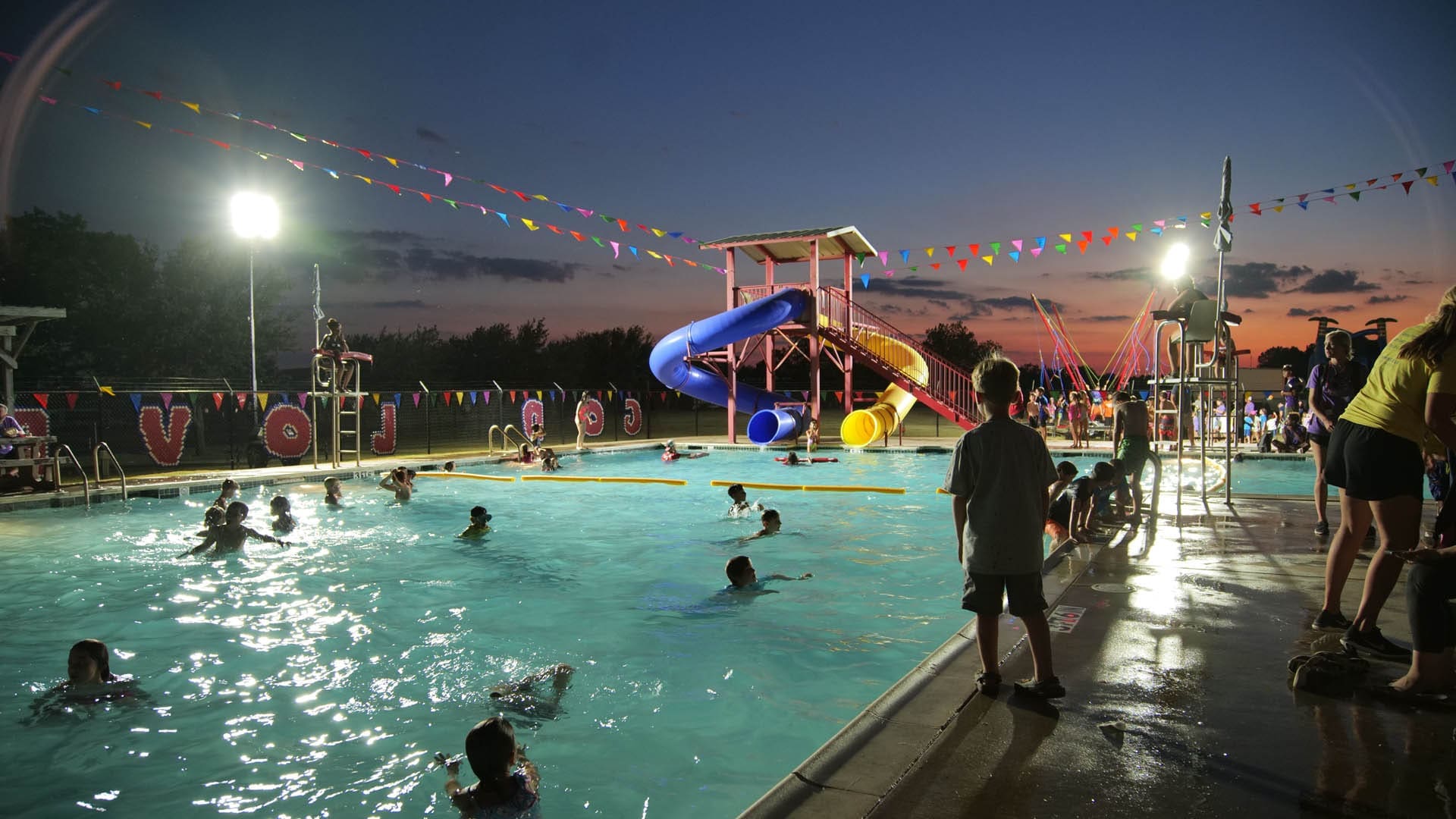 NewSlider-_0002_swimming